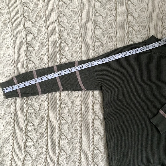 🌼2 for $20🌼 American Eagle Oversized Olive Green Striped Sleeve Sweater - Picture 4 of 7